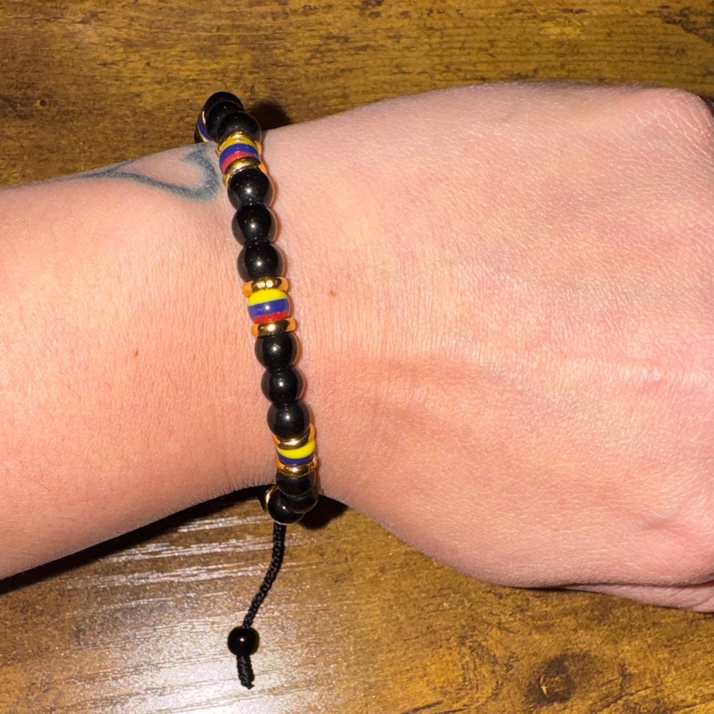 Unisex Colombian Black Beaded Adjustable Bracelet w/ Gold Accent - Picture 3 of 7
